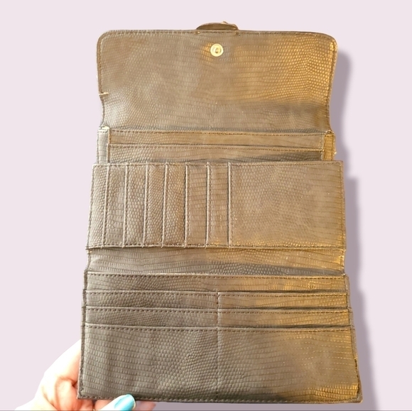 Guess Wallet Black & Beige Large Continental Wallet - Picture 5 of 9